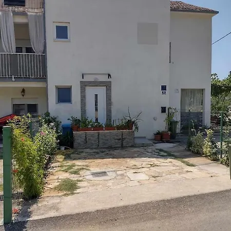 Beautiful With 2 Terraces And A Parking Space *