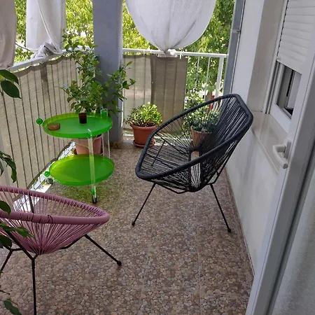 Apartment Beautiful With 2 Terraces And A Parking Space Kastela