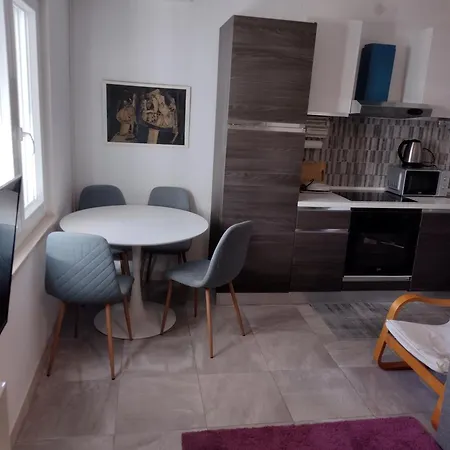 Beautiful With 2 Terraces And A Parking Space *