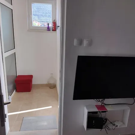 公寓 Beautiful With 2 Terraces And A Parking Space Kaštela